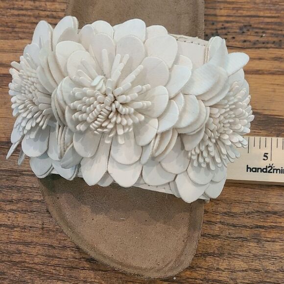Not Rated White and Tan Floral Sandals - Picture 7 of 8